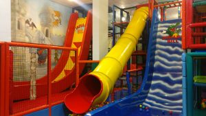Zona de juegos del Indiana Bill de Gijón